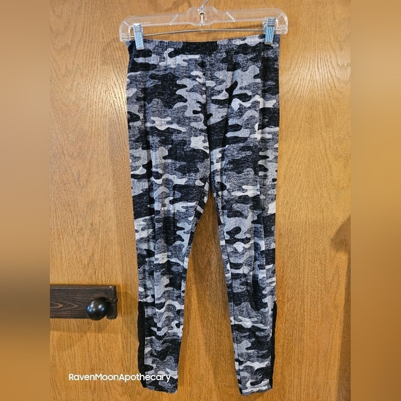No Boundaries Medium Leggings - Picture 1 of 10